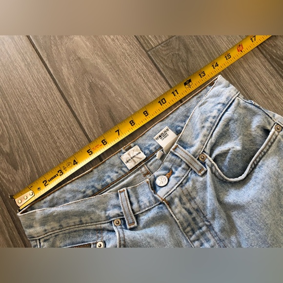 Calvin Klein|Vintage CK women’s light wash mom Jeans,Brown logo•••100% cotton - Picture 13 of 16